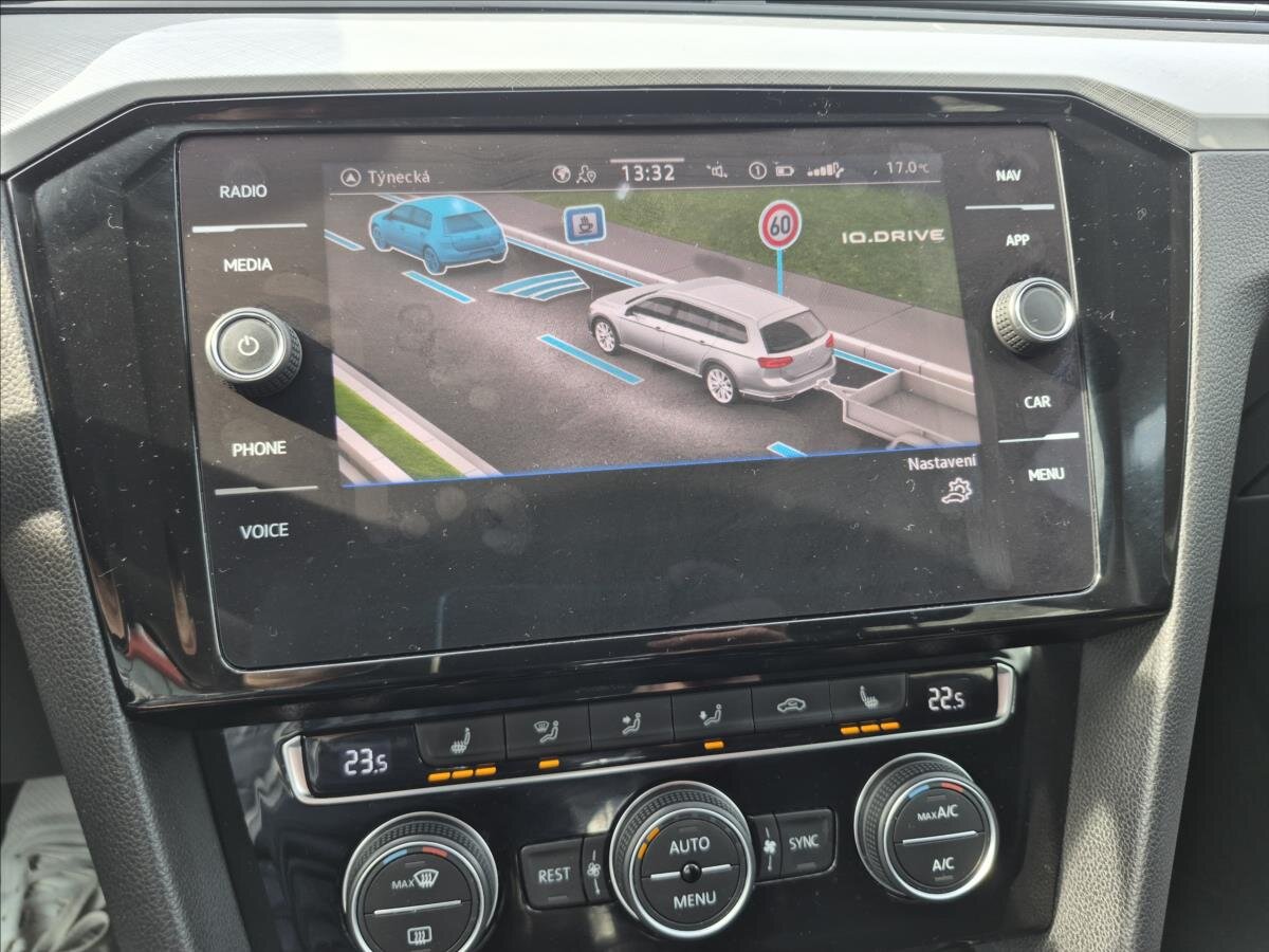 Volkswagen Passat Kombi 1,4 l 160 kw