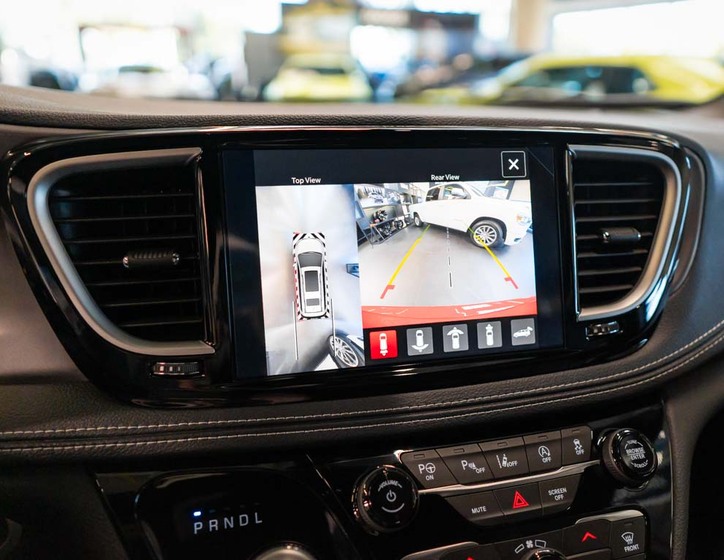 Chrysler Pacifica 28