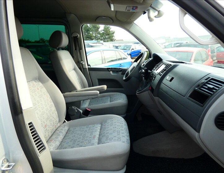 Volkswagen Transporter 9