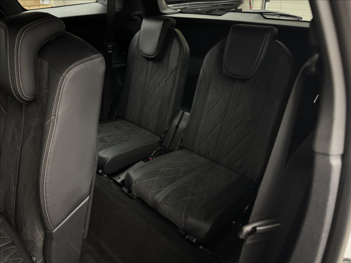 Peugeot 5008 SUV / Terénní 2,0 l 133 kw