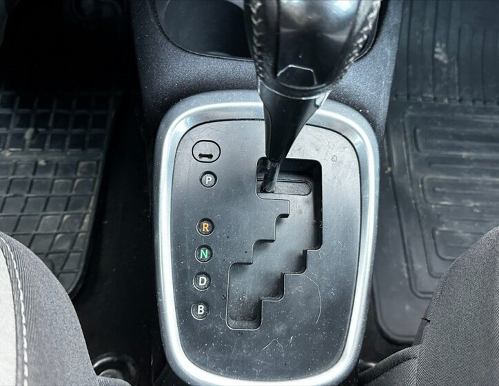 Toyota Yaris Kombi 1,5 l 54 kw