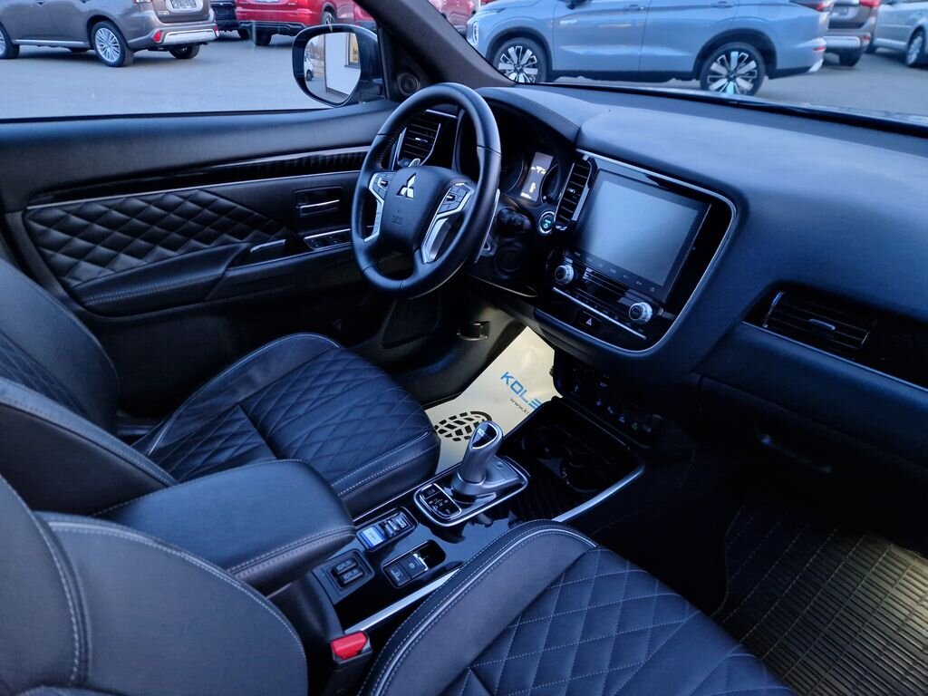 Mitsubishi Outlander SUV / Terénní 2,4 l 165 kw