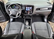 Mitsubishi Outlander SUV / Terénní 2,4 l 165 kw