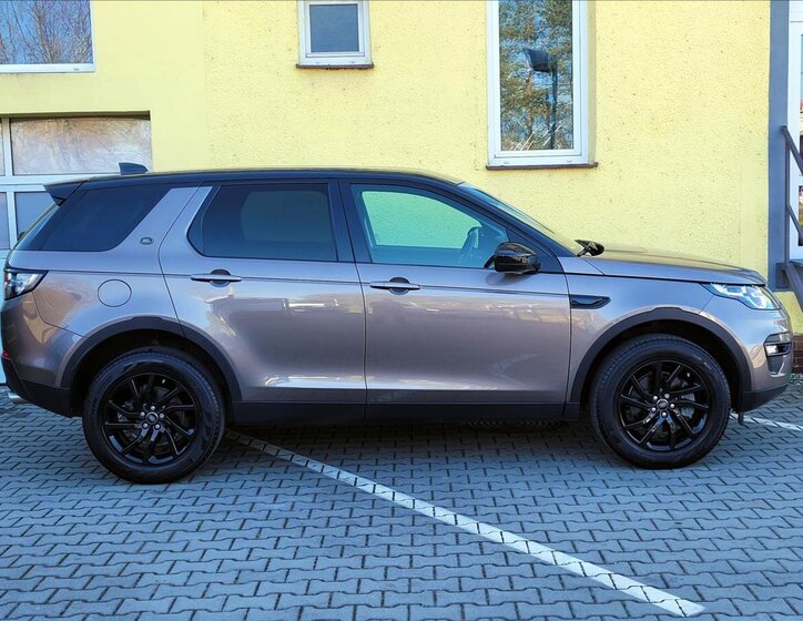 Land Rover Discovery Sport SUV / Terénní 2,0 l 110 kw
