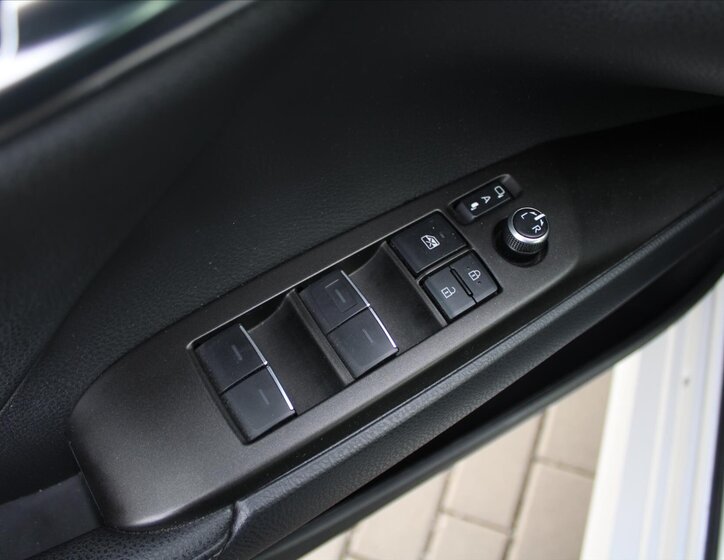 Toyota Camry Sedan / Limuzína 2,5 l 131 kw