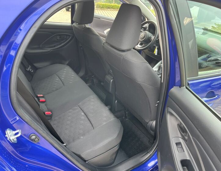 Toyota Yaris 16