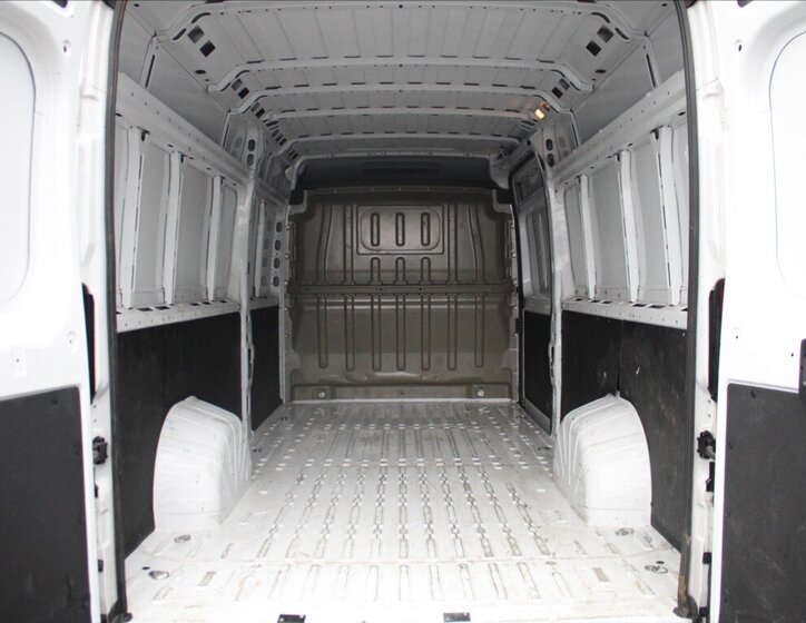 Opel Movano Skříň 2,2 l 103 kw