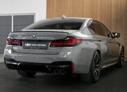 BMW M5 4