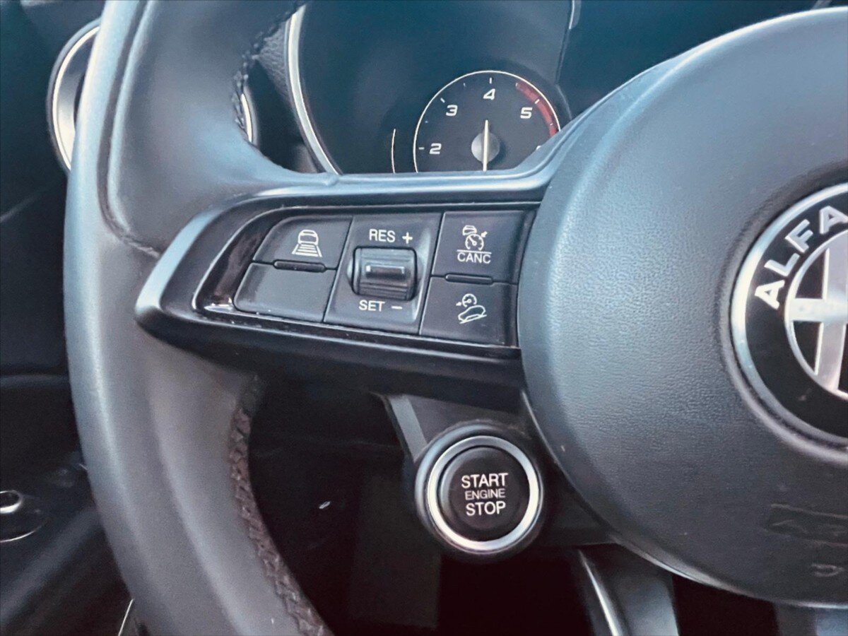 Alfa Romeo Stelvio SUV / Terénní 2,1 l 118 kw