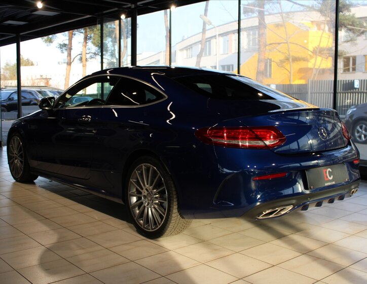 Mercedes-Benz Třídy C Kupé 2,1 l 150 kw