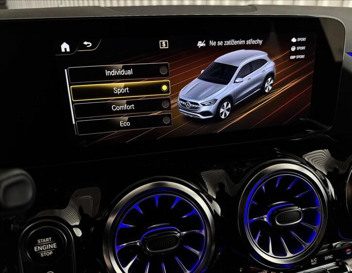 Mercedes-Benz GLA 33