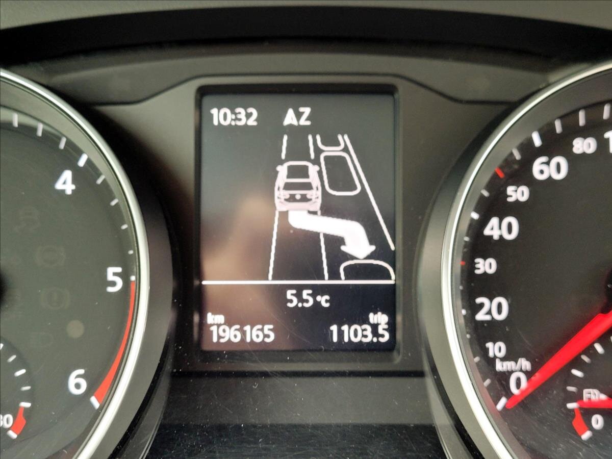 Volkswagen Passat Kombi 1,6 l 88 kw