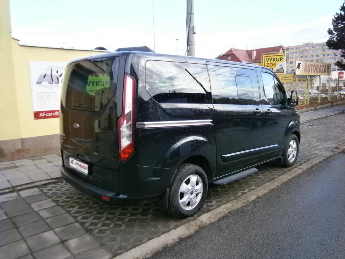 Ford Tourneo Custom Kombi 2,0 l 96 kw