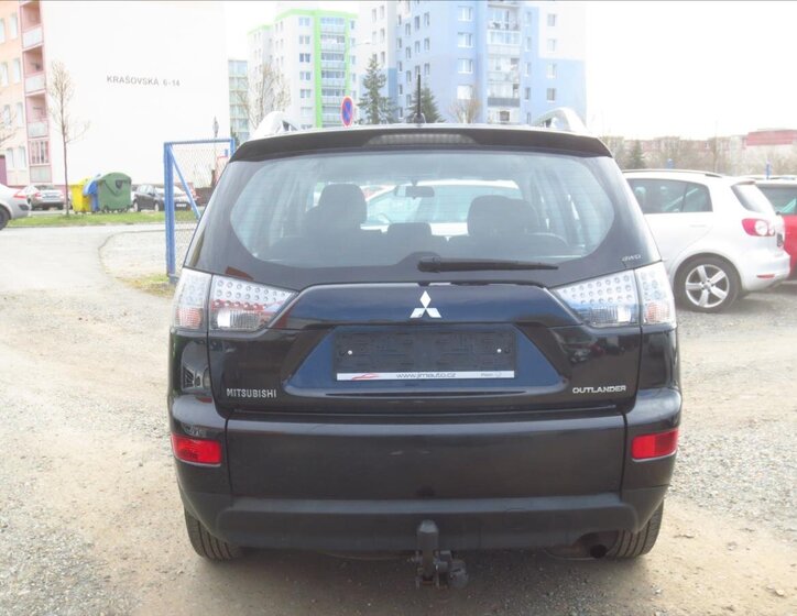 Mitsubishi Outlander SUV / Terénní 2,4 l 125 kw