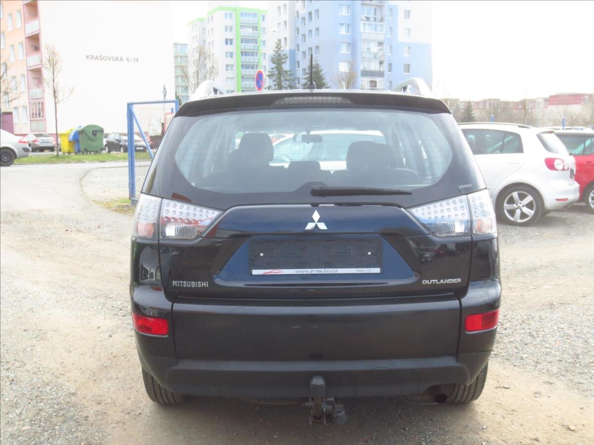Mitsubishi Outlander SUV / Terénní 2,4 l 125 kw