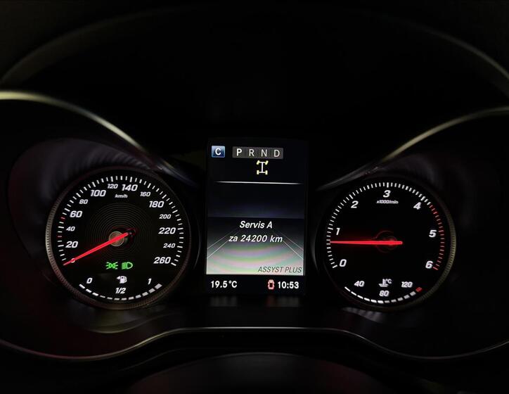 Mercedes-Benz Třídy X 21