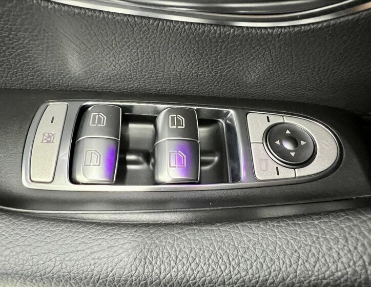 Mercedes-Benz Třídy E 27