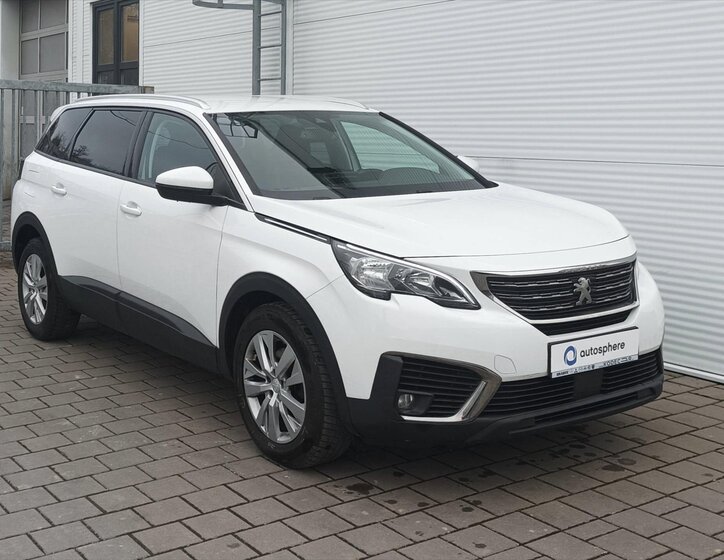 Peugeot 5008 1
