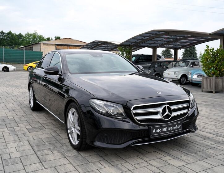 Mercedes-Benz Třídy E 8