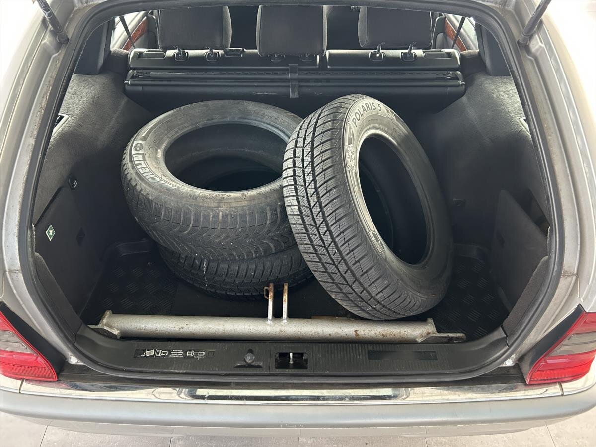 Mercedes-Benz Třídy C Kombi 2,0 l 141 kw