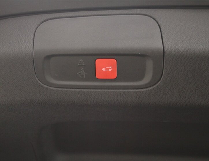 Peugeot 408 Liftback 1,6 l 165 kw