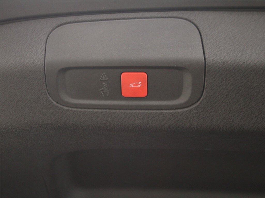 Peugeot 408 Liftback 1,6 l 165 kw