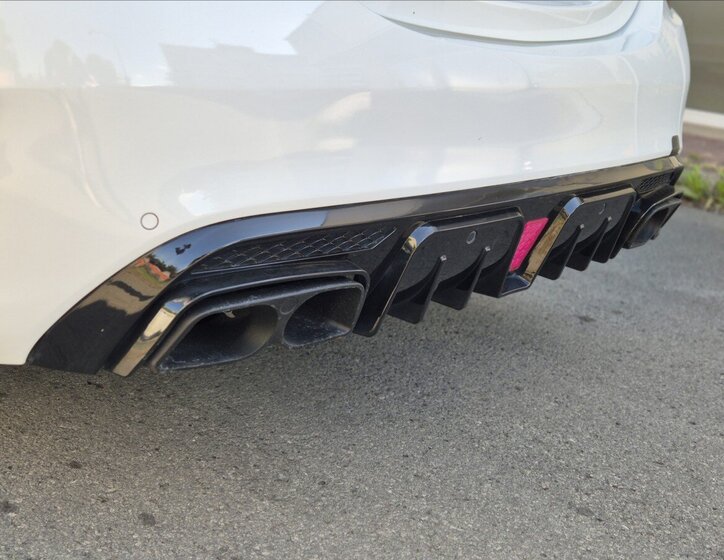 Mercedes-Benz Třídy C Sedan 3,0 l 270 kw