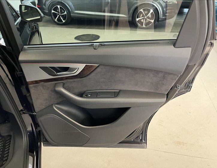 Audi SQ7 SUV / Terénní 4,0 l 320 kw