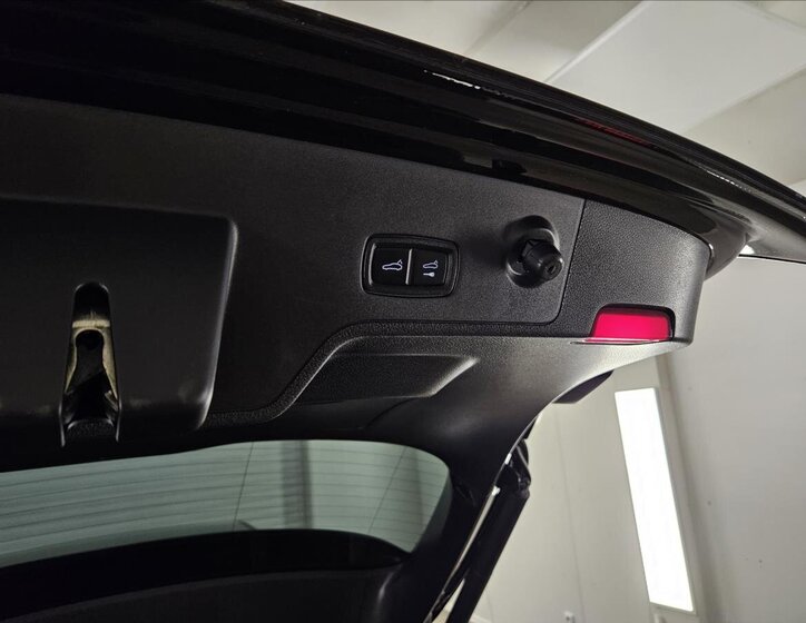 Porsche Panamera Kombi 4,0 l 404 kw