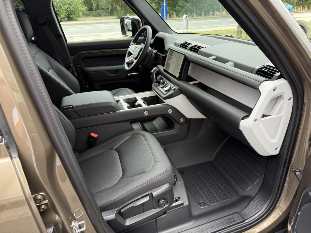 Land Rover Defender SUV / Terénní 3,0 l 147 kw