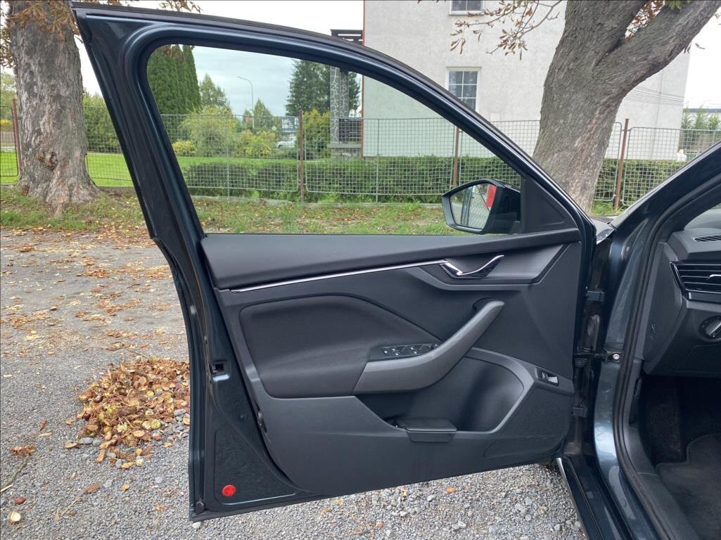 Škoda Scala Hatchback 1,5 l 110 kw