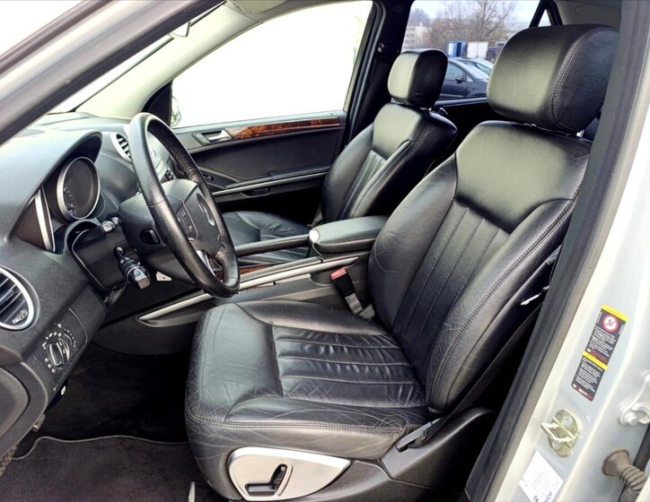 Mercedes-Benz Třídy M SUV / Terénní 3,0 l 165 kw