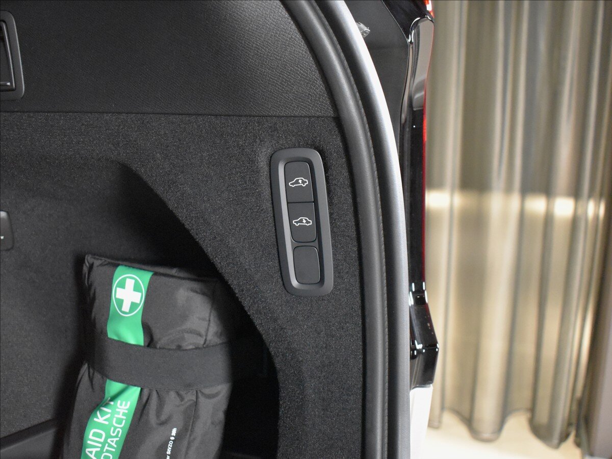 Volvo XC90 SUV 2,0 l 335 kw