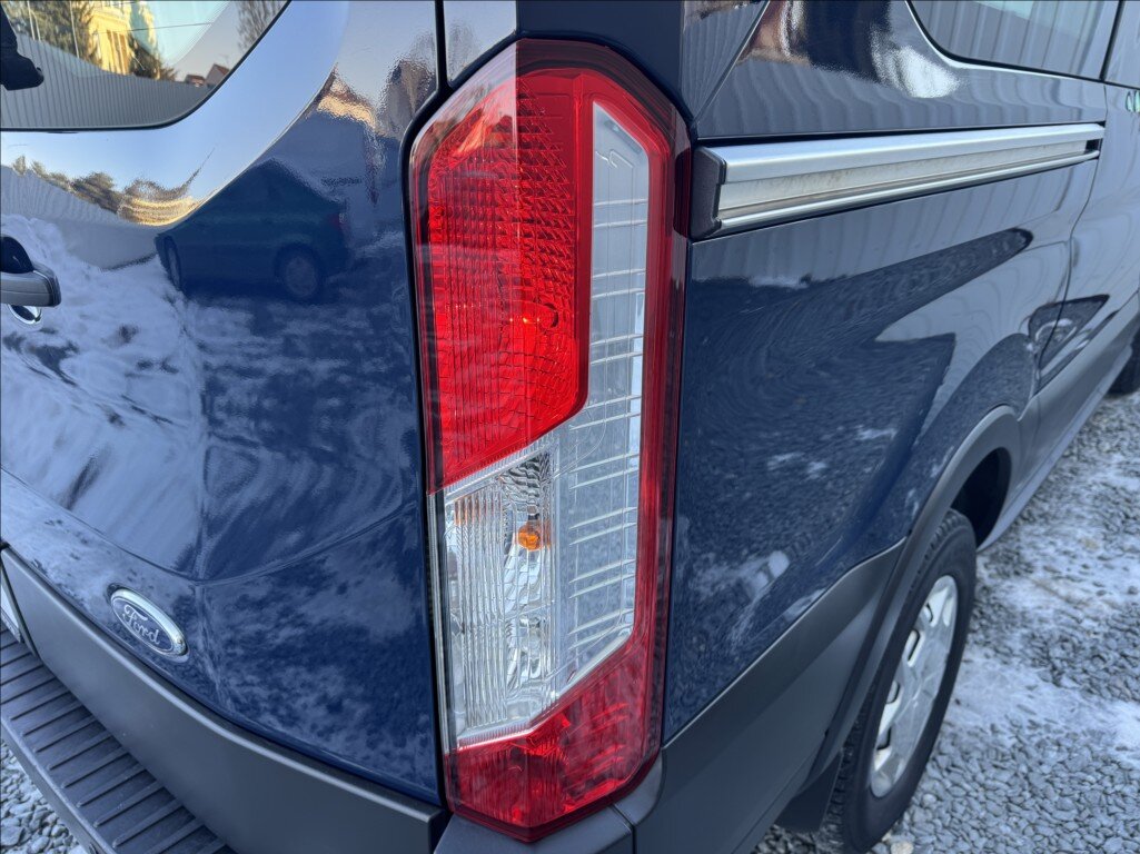 Ford Transit Kombi 2,0 l 96 kw