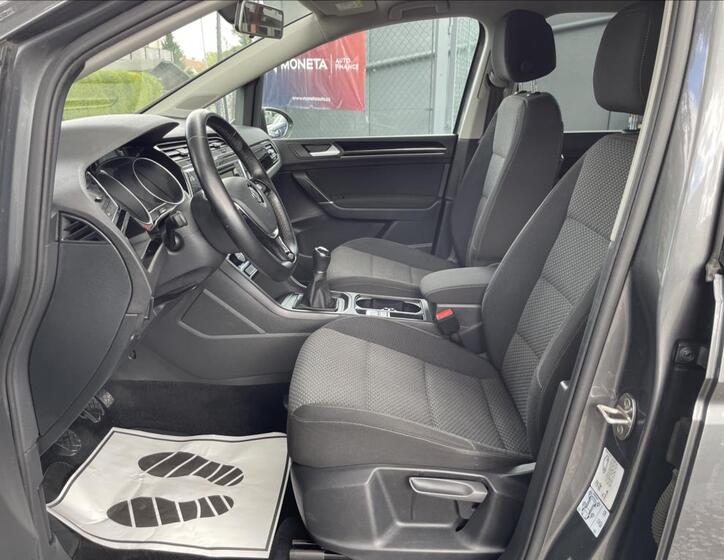 Volkswagen Touran 13