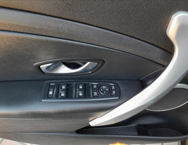 Renault Fluence Sedan / Limuzína 1,6 l 81 kw