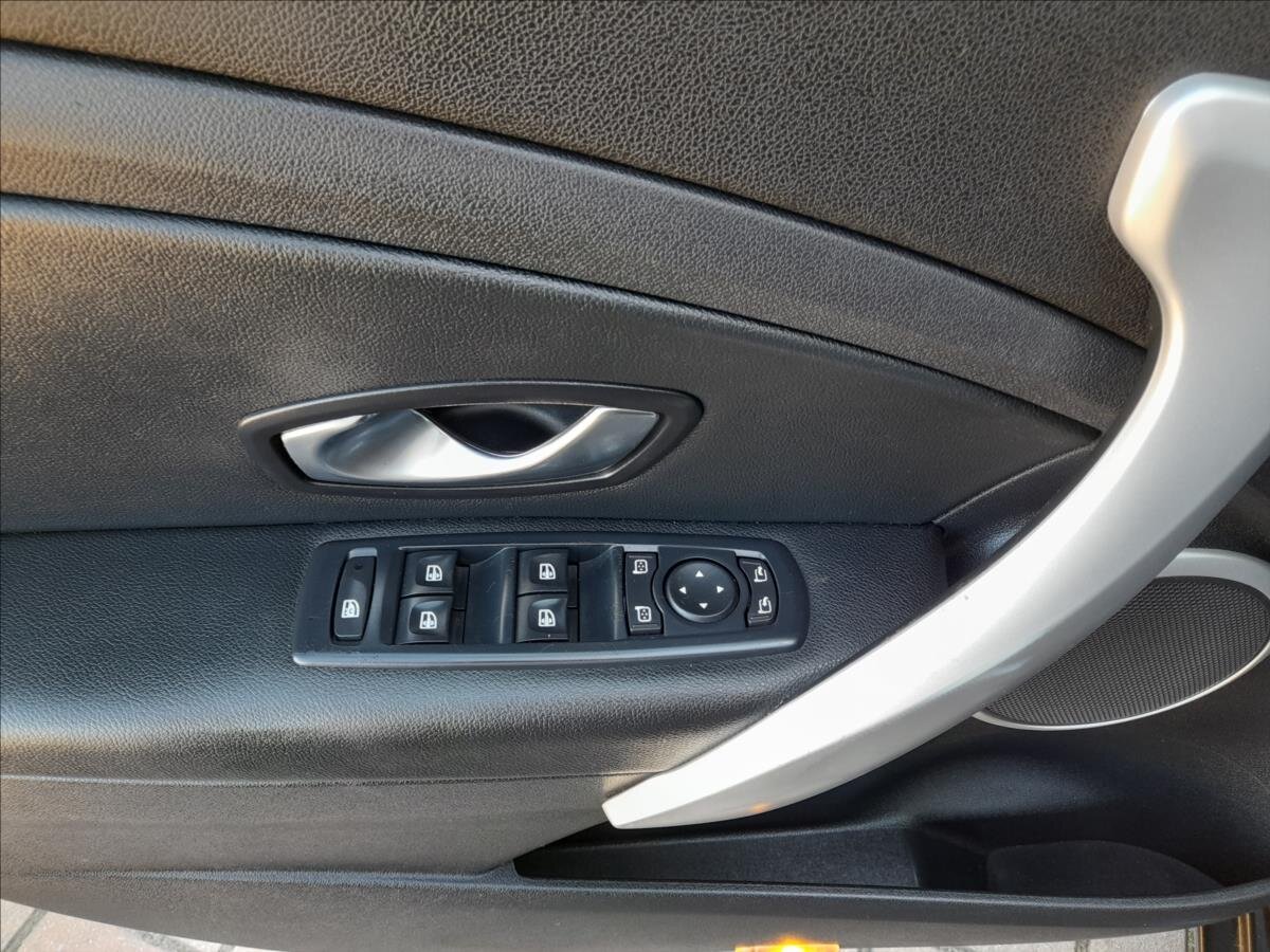 Renault Fluence Sedan / Limuzína 1,6 l 81 kw