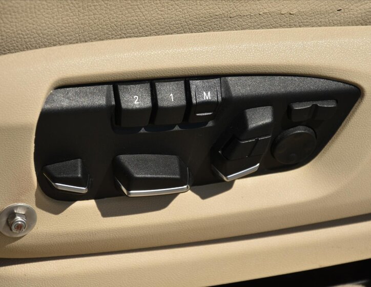 BMW X5 SUV / Terénní 3,0 l 230 kw