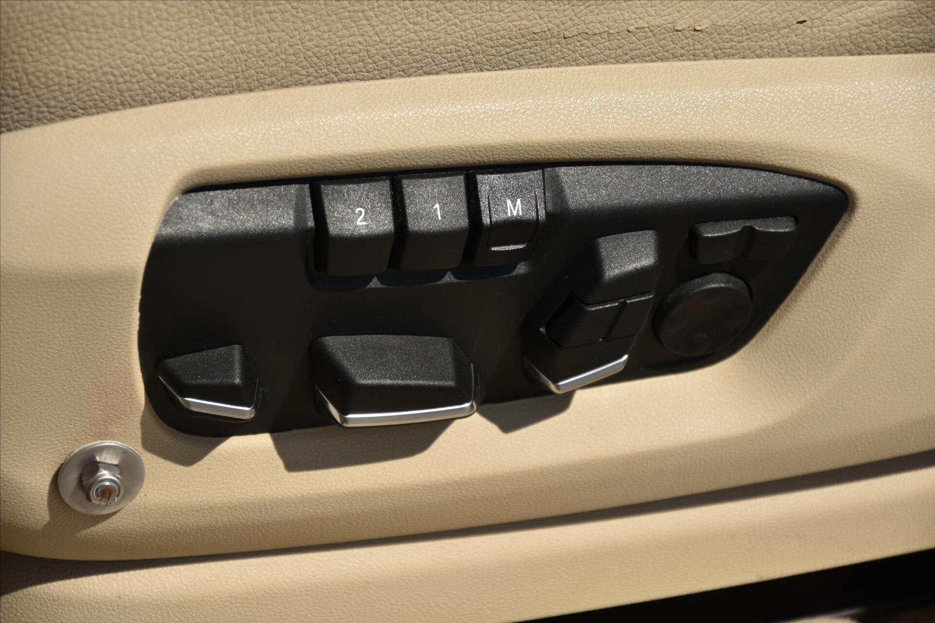 BMW X5 SUV / Terénní 3,0 l 230 kw