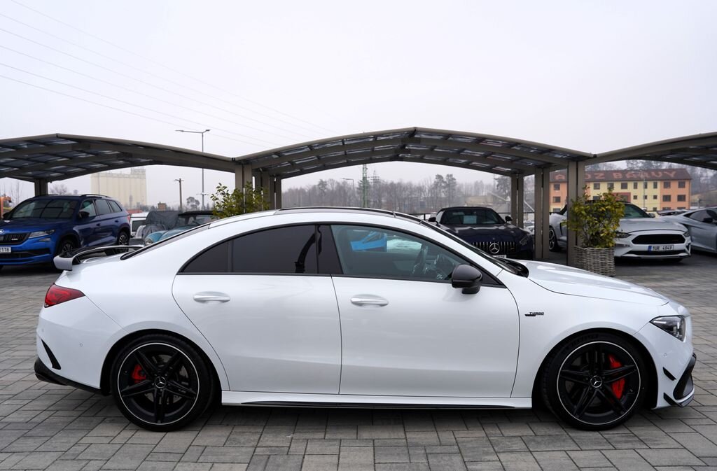 Mercedes-Benz CLA Sedan 2,0 l 340 kw