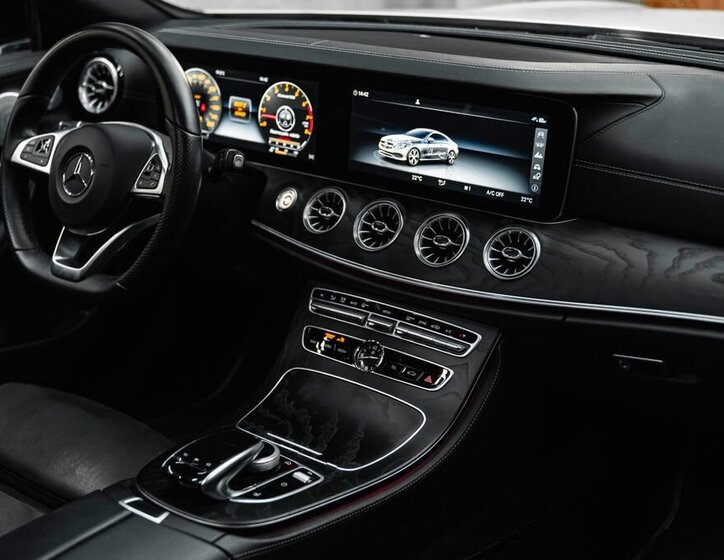 Mercedes-Benz Třídy E 25