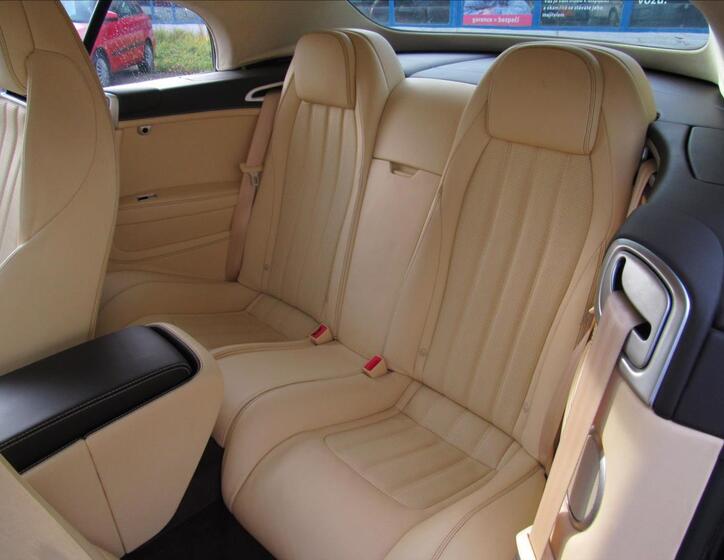 Bentley Continental GTC 14