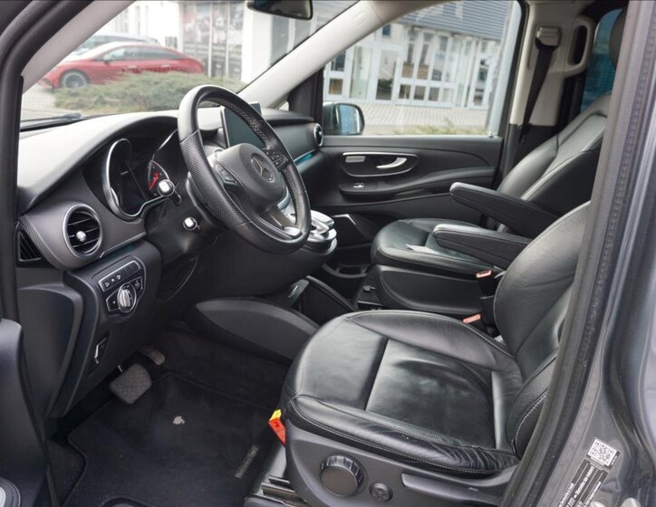 Mercedes-Benz Třídy V 9