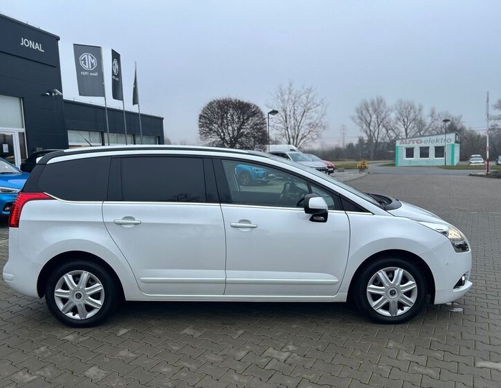 Peugeot 5008 7