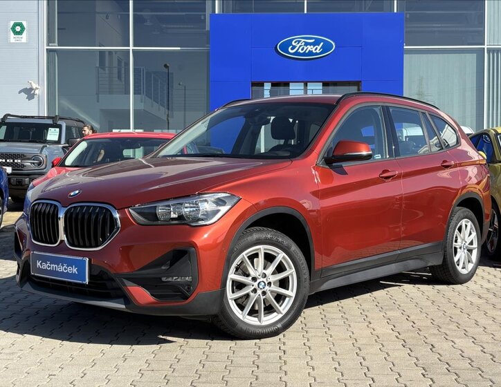 BMW X1 Kombi 1,5 l 100 kw