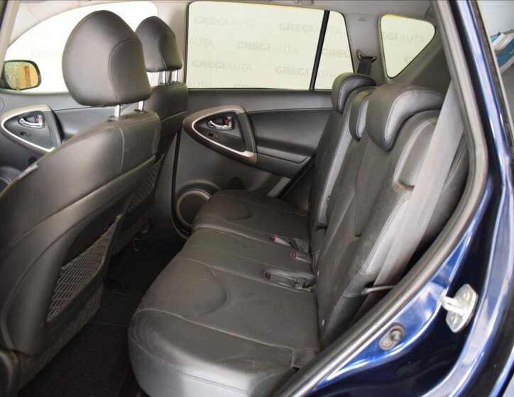 Toyota RAV4 SUV / Terénní 2,2 l 130 kw