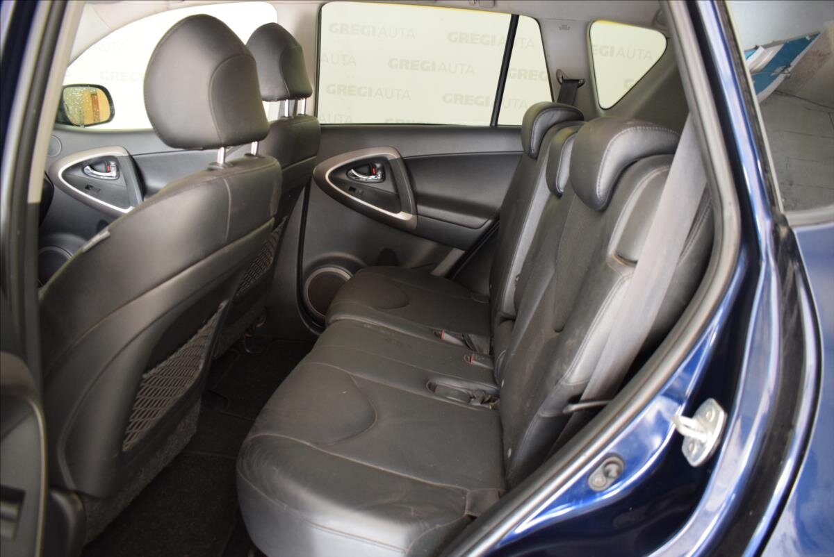 Toyota RAV4 SUV / Terénní 2,2 l 130 kw