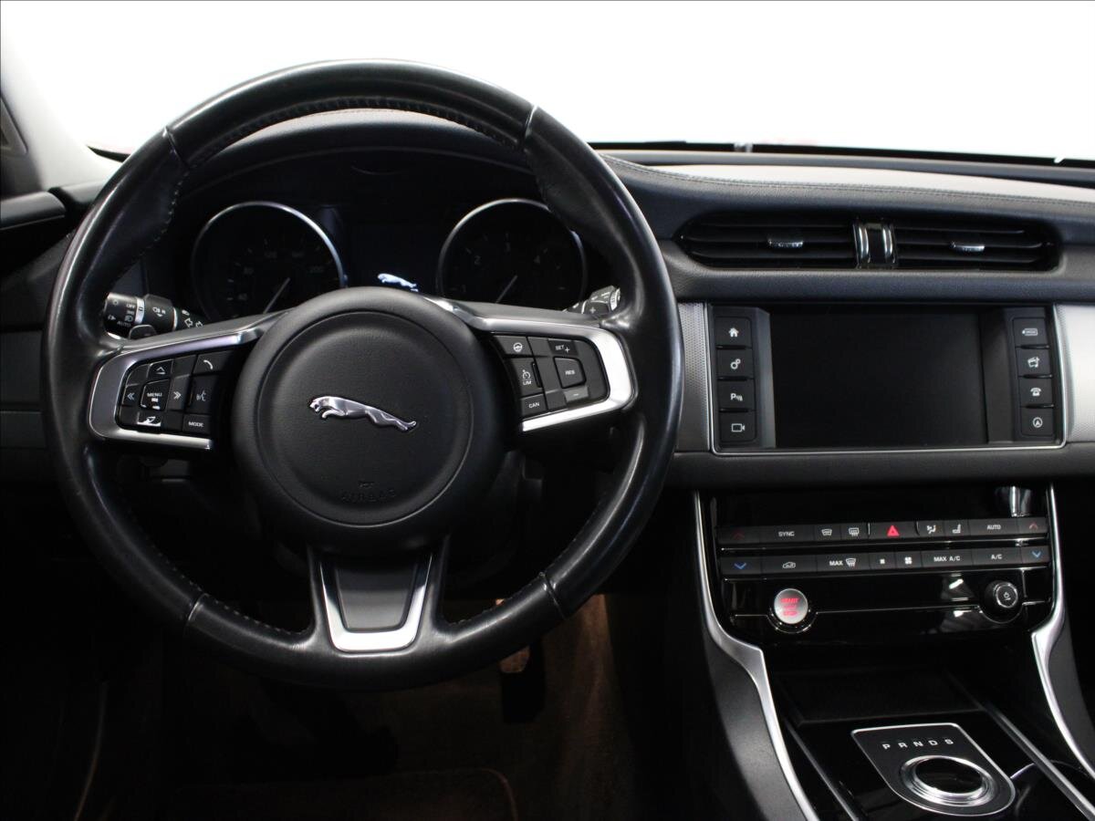 Jaguar XF Kombi 2,0 l 132 kw