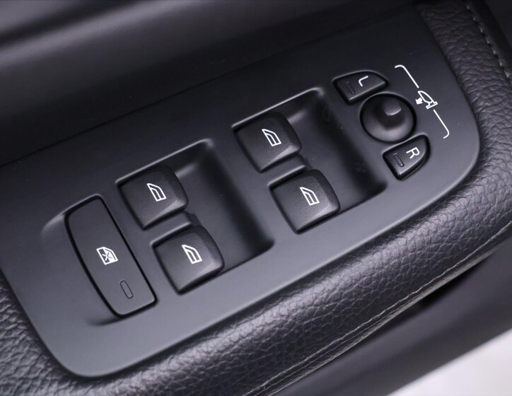 Volvo V60 Kombi 2,0 l 140 kw