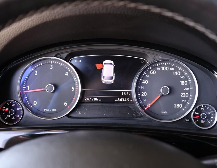 Volkswagen Touareg SUV / Terénní 3,0 l 193 kw